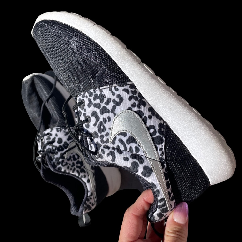 Nike Roshe Run leopard sneakers